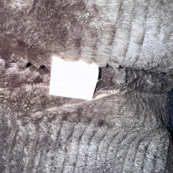 Blue Duck Metallic Parka with fur trim and lining - Picture 5 of 9